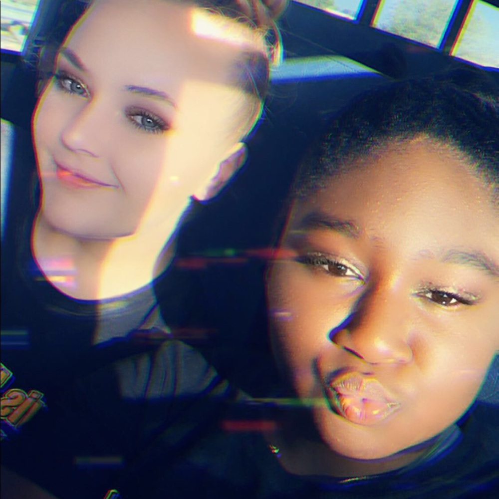 Meet your Posher, Lashada